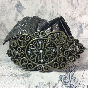 Elastic and metallic beautiful belt